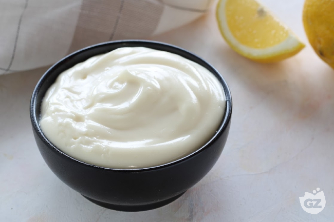 Mayonnaise with Immersion Blender - Italian recipes by GialloZafferano
