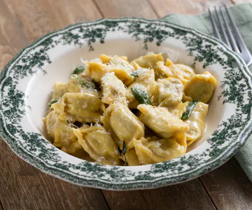Plin-style ravioli