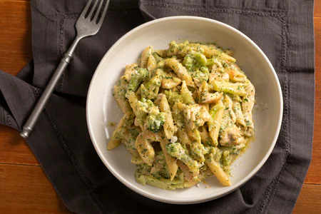 Pasta with Chicken and Broccoli
