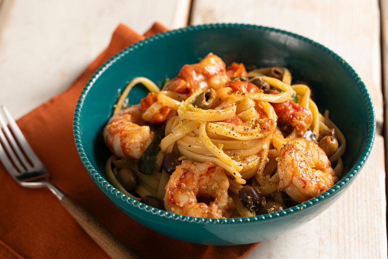 Linguine with Prawns, Cherry Tomatoes, and Lemon