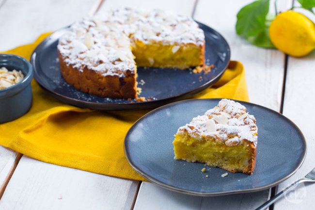 Lemon Cream Crumble Cake - Italian recipes by GialloZafferano