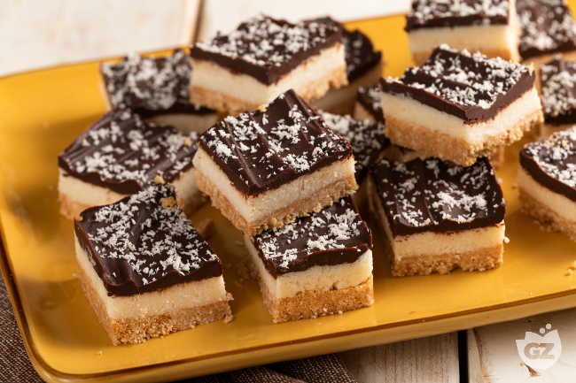 Coconut and Chocolate Cubes - Italian recipes by GialloZafferano