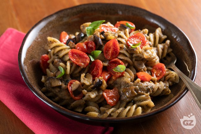 Pasta with eggplant cream and cherry tomatoes - Italian recipes by GialloZafferano