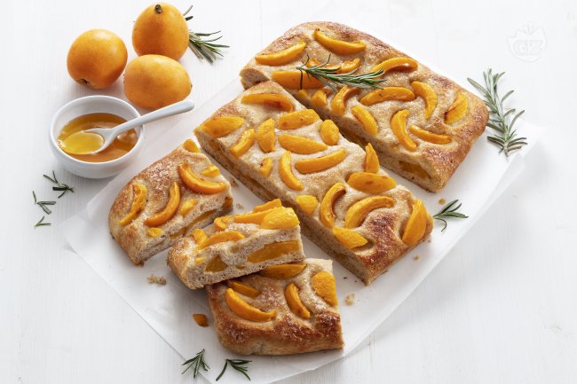 Flatbread with Loquats and Rosemary - Italian recipes by GialloZafferano