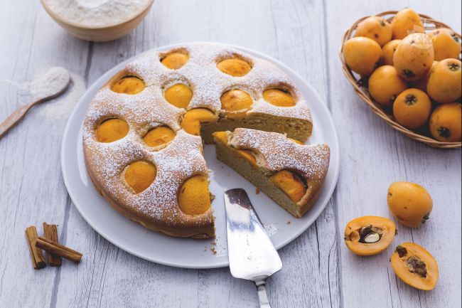 Loquat Cake - Italian recipes by GialloZafferano