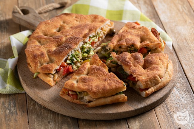 Fried pizza with escarole - Italian recipes by GialloZafferano
