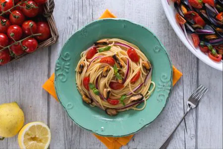 Spaghetti with Catalan-style mussels