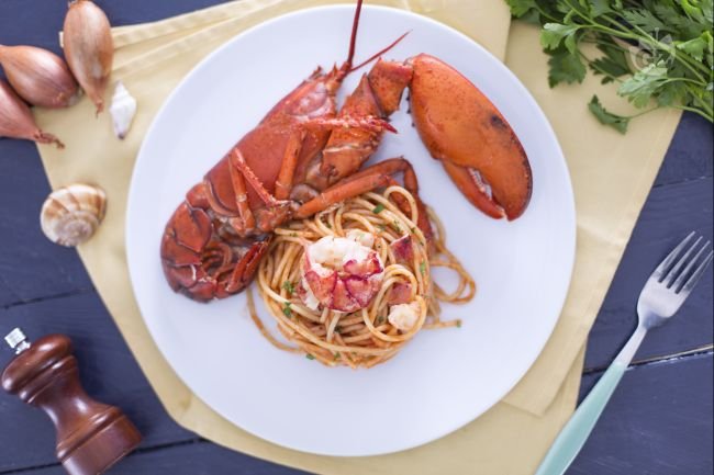 Spaghetti with Lobster in Bellavista - Italian recipes by GialloZafferano
