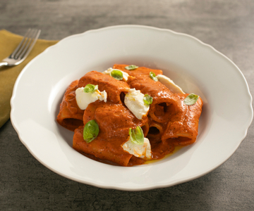 Paccheri with grilled pepper cream and ricotta