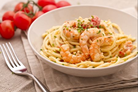 Troccoli in pink sauce with Pachino cherry tomatoes and prawns