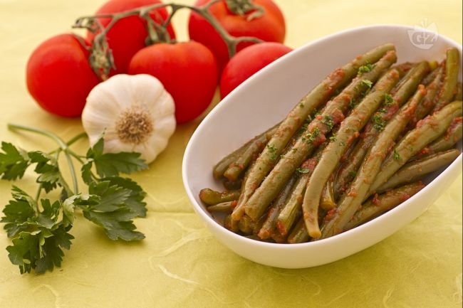 Green beans Pugliese style - Italian recipes by GialloZafferano