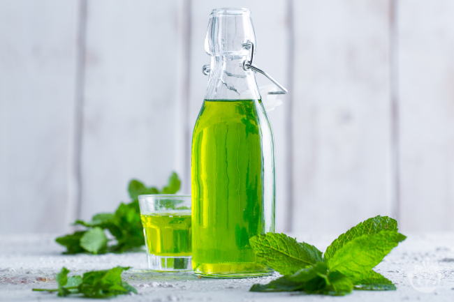 Mint Liqueur - Italian recipes by GialloZafferano