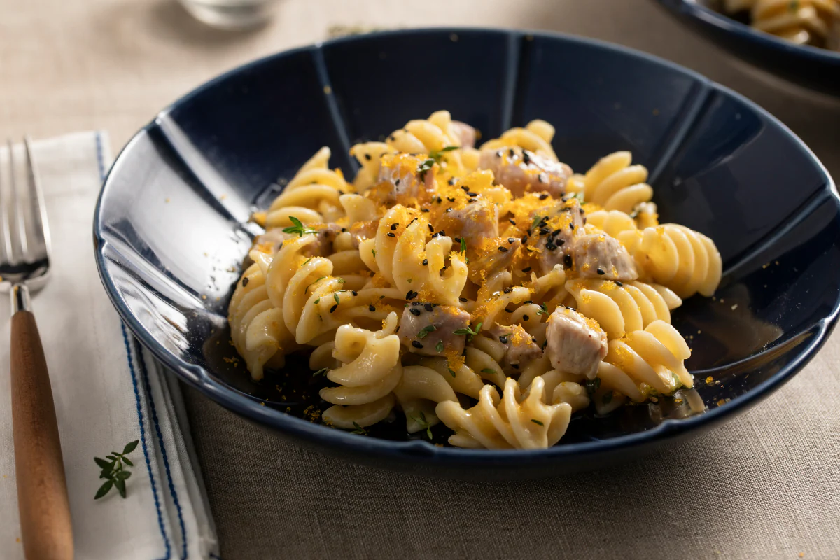 Fusilli with fresh tuna and bottarga