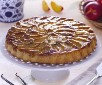 Upside-down peach and amaretti cake