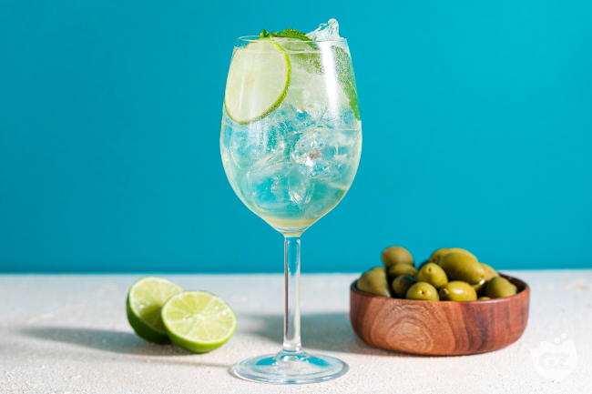 Hugo spritz - Italian recipes by GialloZafferano