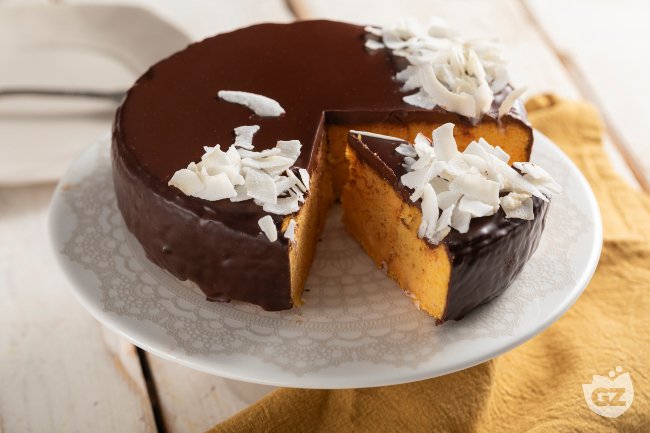 Cake with carrots, coconut, and chocolate - Italian recipes by GialloZafferano