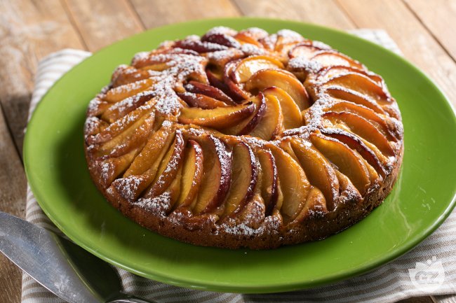 Peach Cake - Italian recipes by GialloZafferano