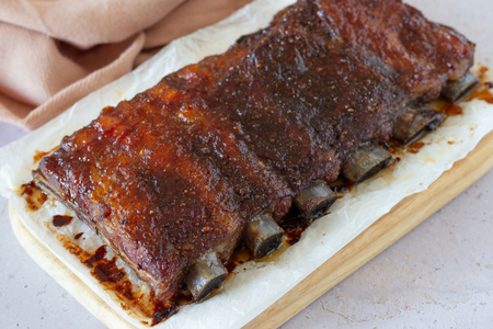 Oven-baked pork ribs