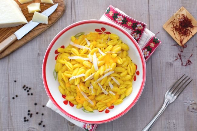 Tagliolini with rabbit ragu and mushrooms - Italian recipes by GialloZafferano