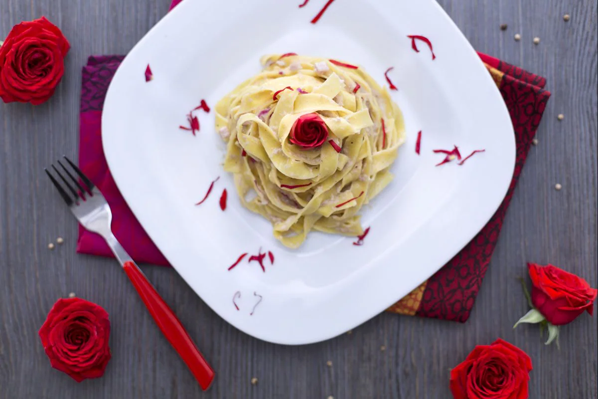 Tagliatelle with rose petals