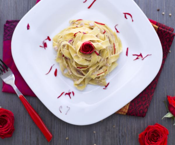 Tagliatelle with rose petals