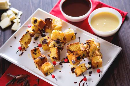 Panettone skewers with two chocolate fondue