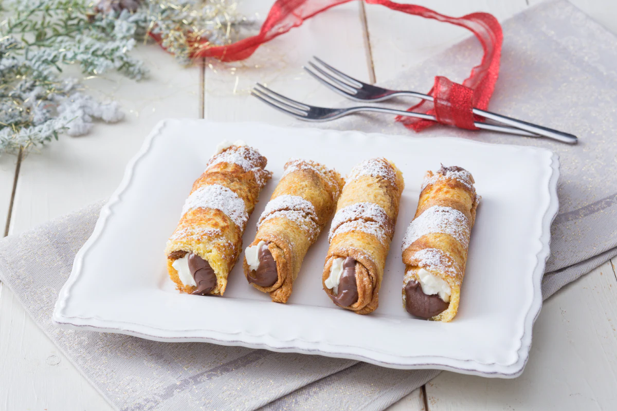 Pandoro and Nutella® Cannoli