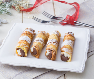 Pandoro and Nutella® Cannoli