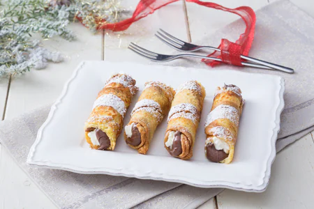 Pandoro and Nutella® Cannoli