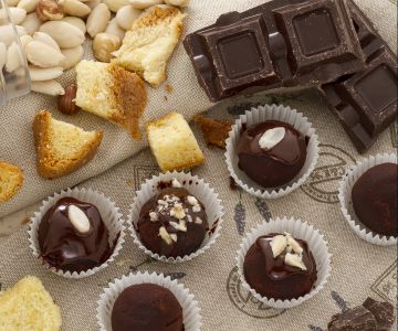 Pandoro chocolate truffles