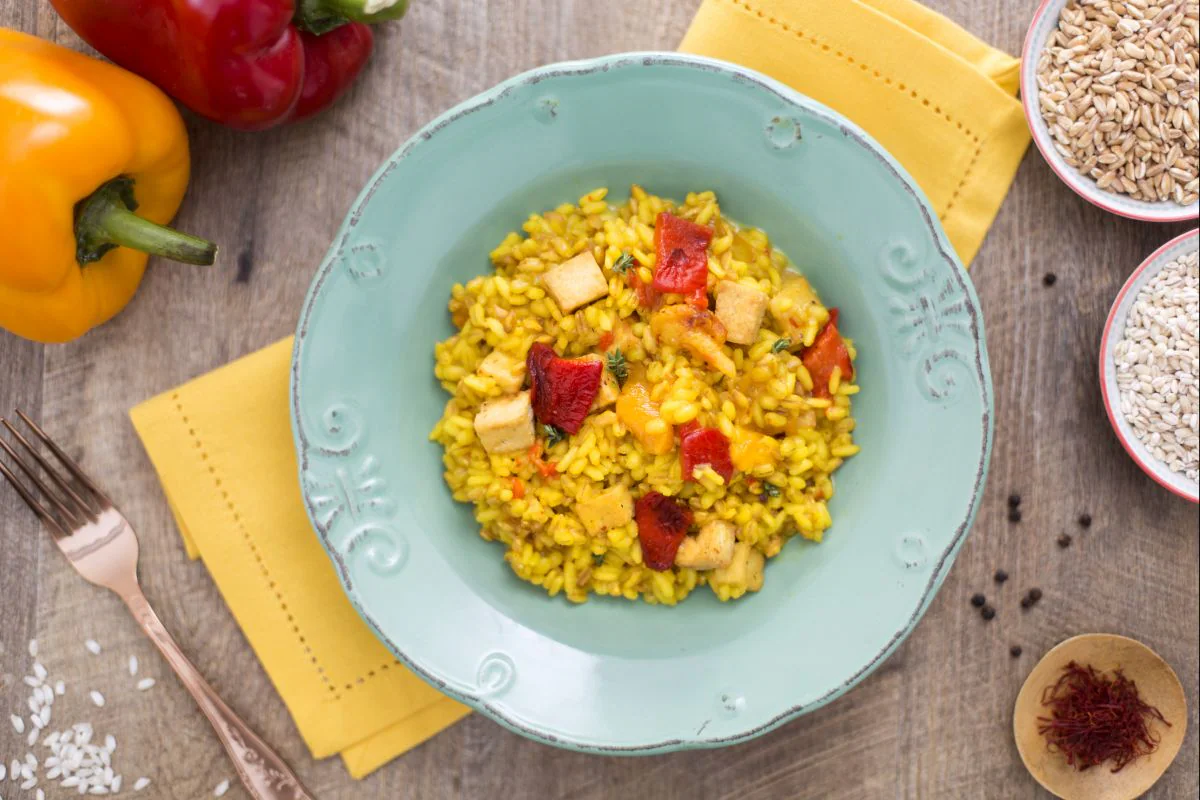 Rice, barley, and spelt with pepper and tofu sauce