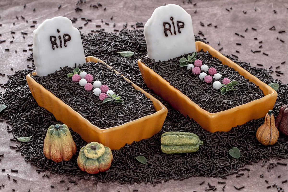 Sweet Halloween Tombs