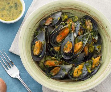 Mussels in Saffron Sauce