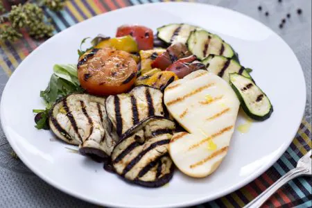 Salad with Scamorza and Grilled Vegetables