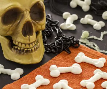 Meringue Bones for Halloween