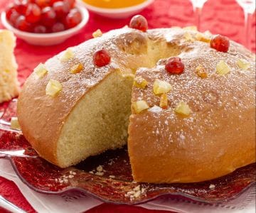 Roscón de Reyes (Kings' ring cake)