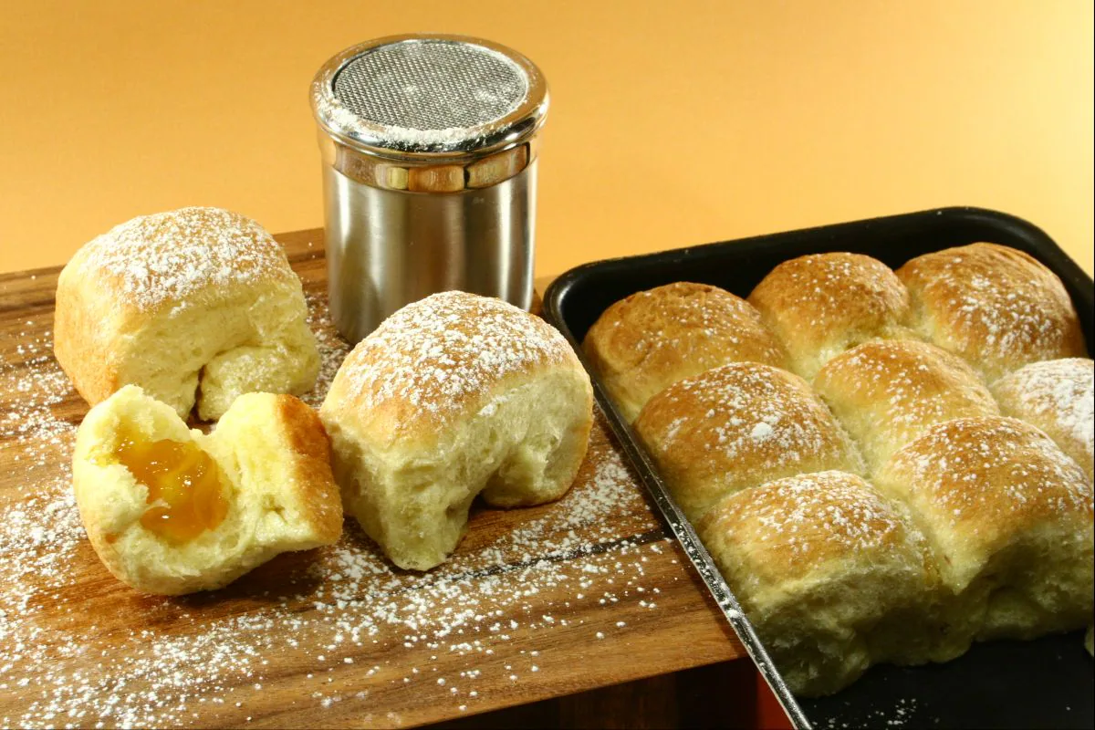Buchteln (yeasted dough pastries)