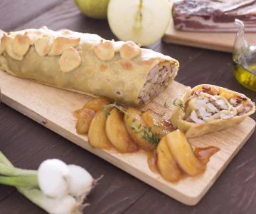 Pork strudel with Marsala apples