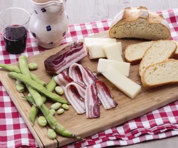 Broad beans, pecorino and bacon