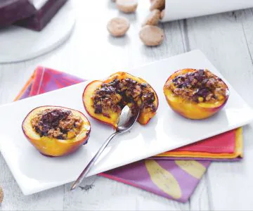 Baked stuffed peaches