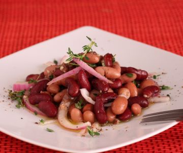 Roman-style bean salad