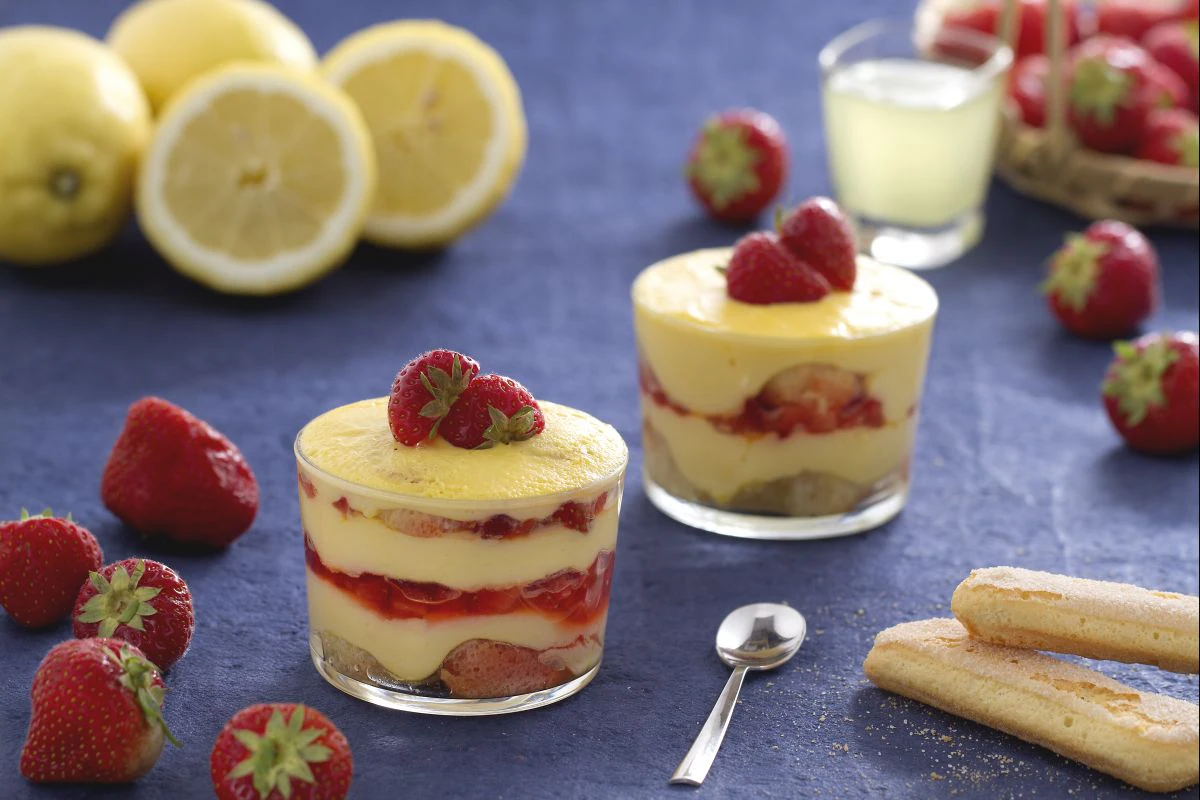 Strawberry tiramisu with limoncello cream