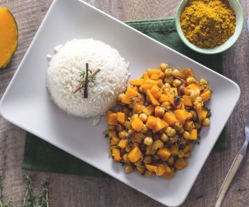 Vegetarian curry with pumpkin and chickpeas