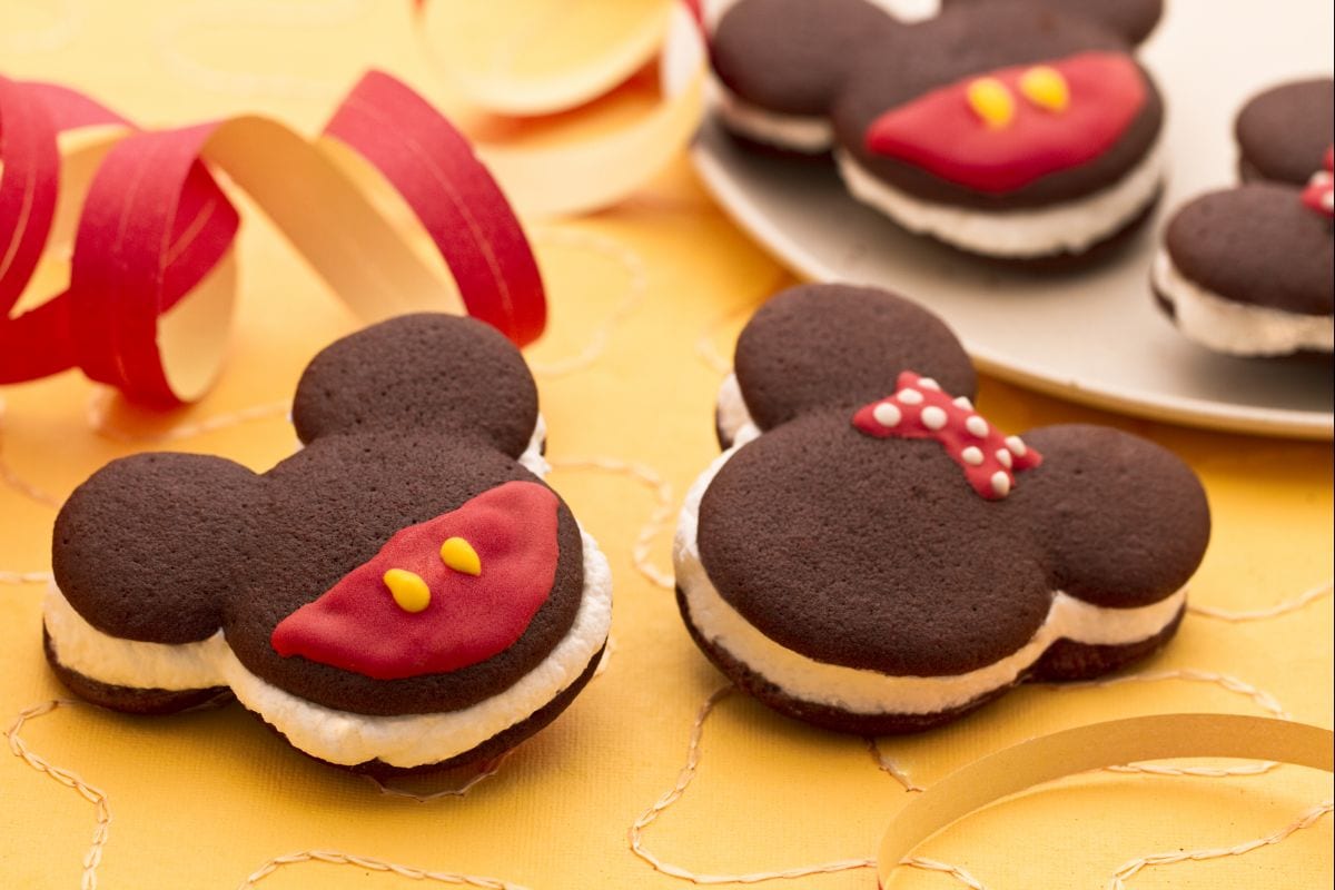 Mickey and Minnie Mouse whoopie pies