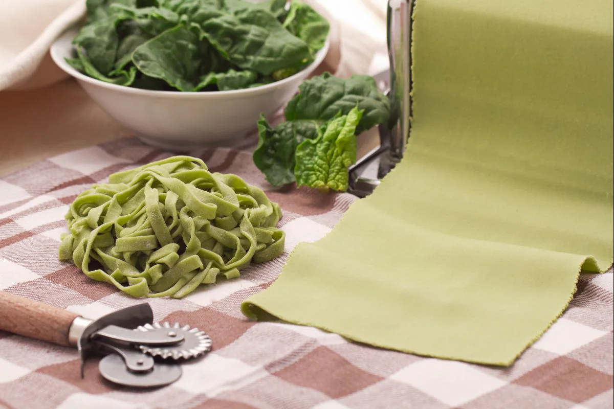 Green pasta with spinach