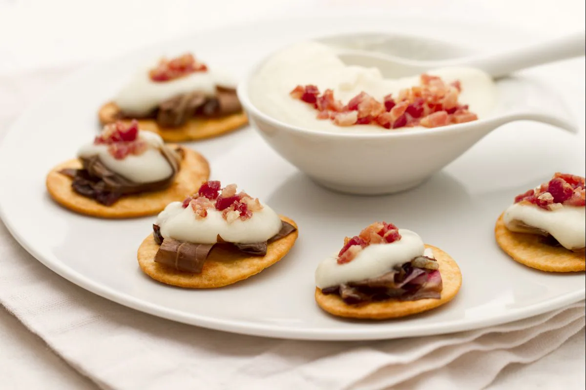 Flatbreads with asiago cream, radicchio and bacon