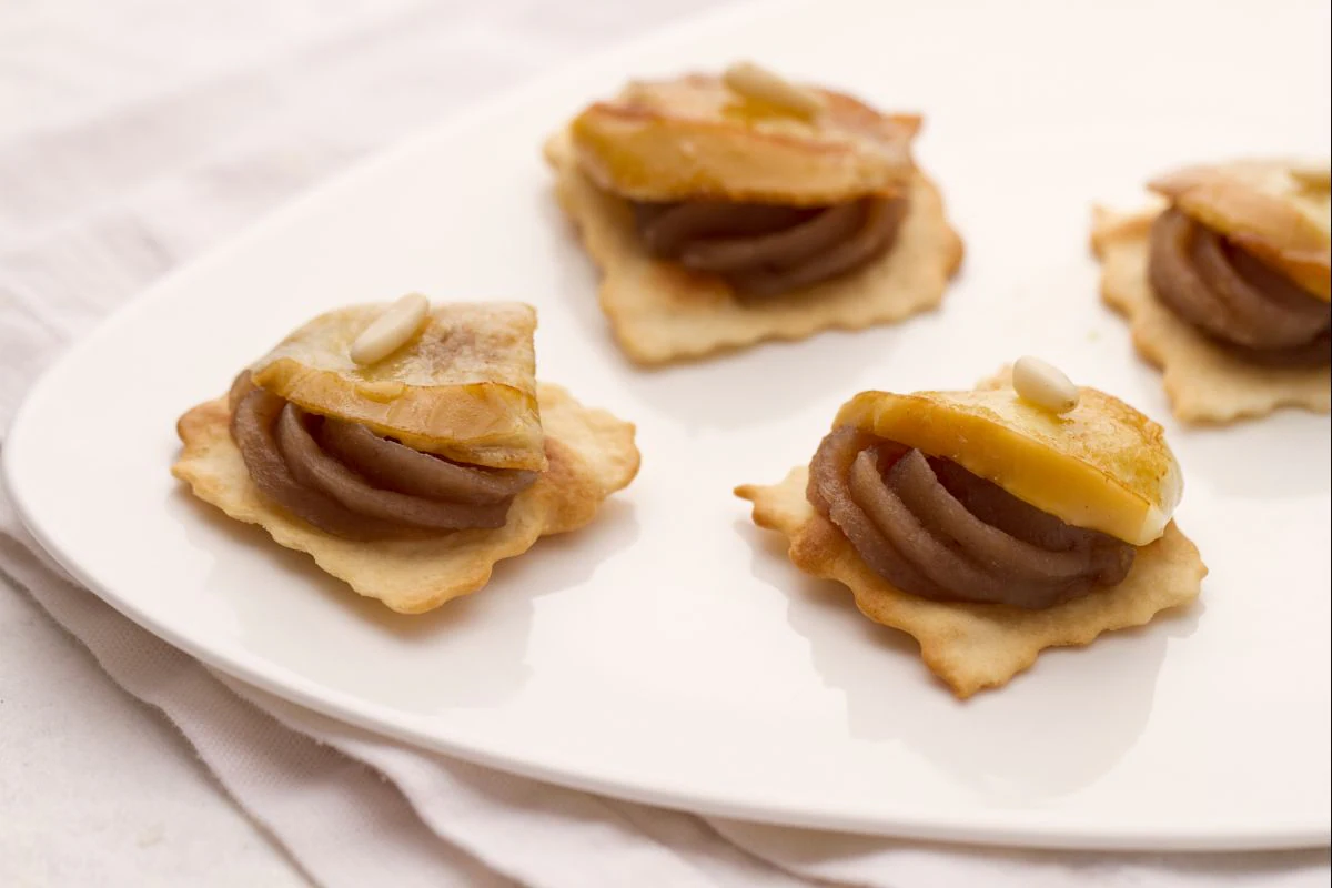 Puff pastries with chestnut cream and scamorza cheese