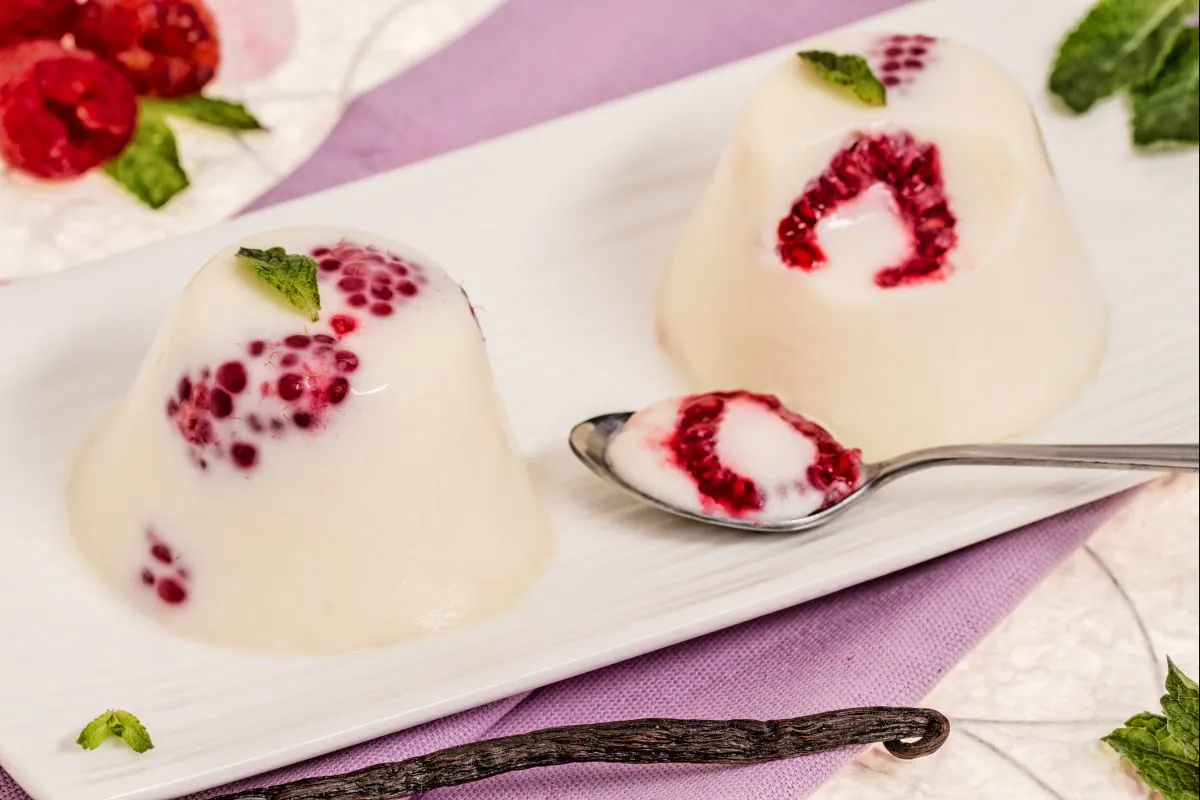 Raspberry panna cotta