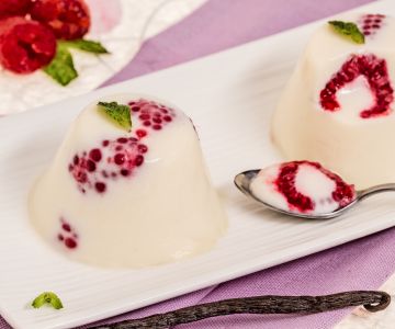 Raspberry panna cotta
