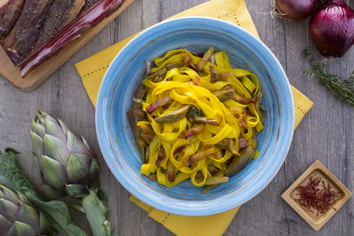 Fettuccine with artichokes and bacon